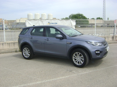 Land Rover Discovery Sport 2.0L TD4 180CV 4x4 SE 9AT 7 Plzs. + Techo Pano + Remolque + Vision Assist Pack + As. del. Calef.