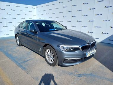 BMW SERIE 5 520dA + Driving Assistant + Parking Assistant + Carga Inalámbrica 